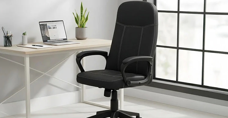 Mesh vs Leather Office Chairs: Which Is Better for Dubai Offices?